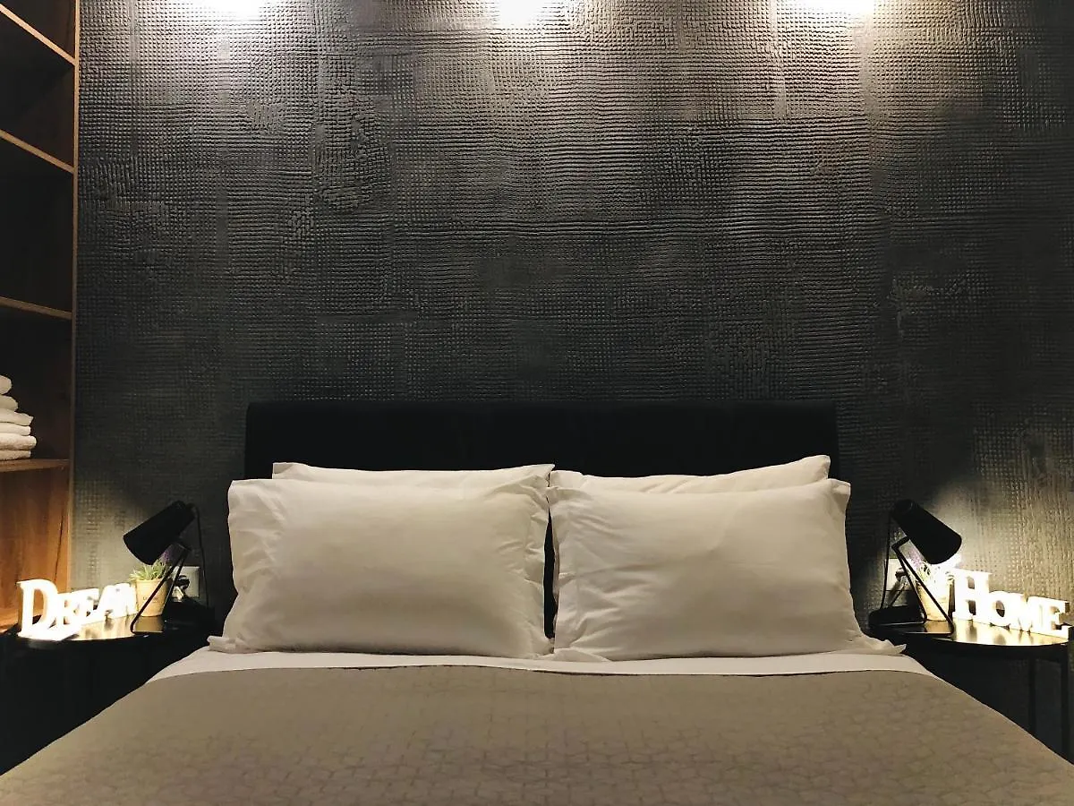 J Villara's Luxury Suites — μπουτίκ διαμερίσματα στην καρδιά της Θεσσαλονίκης.