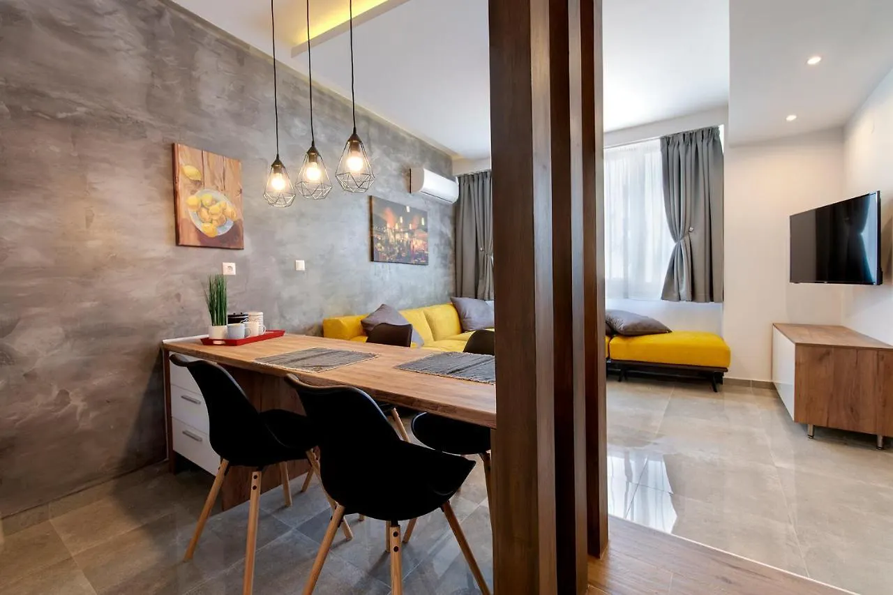 J Villara's Luxury Suites — μπουτίκ διαμερίσματα στην καρδιά της Θεσσαλονίκης.