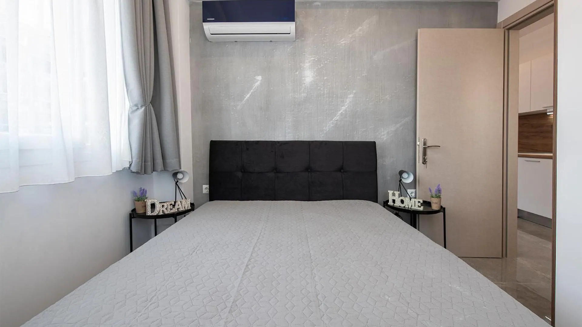 J Villara's Luxury Suites — μπουτίκ διαμερίσματα στην καρδιά της Θεσσαλονίκης.