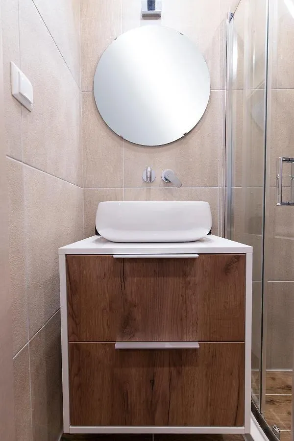 J Villara's Luxury Suites — μπουτίκ διαμερίσματα στην καρδιά της Θεσσαλονίκης.