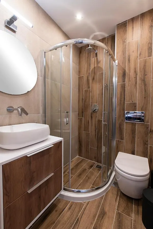 J Villara's Luxury Suites — μπουτίκ διαμερίσματα στην καρδιά της Θεσσαλονίκης.